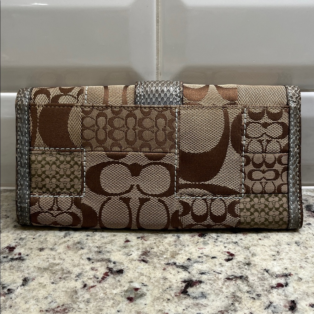 Coach Vintage Patchwork Soho Wallet EUC - image 4
